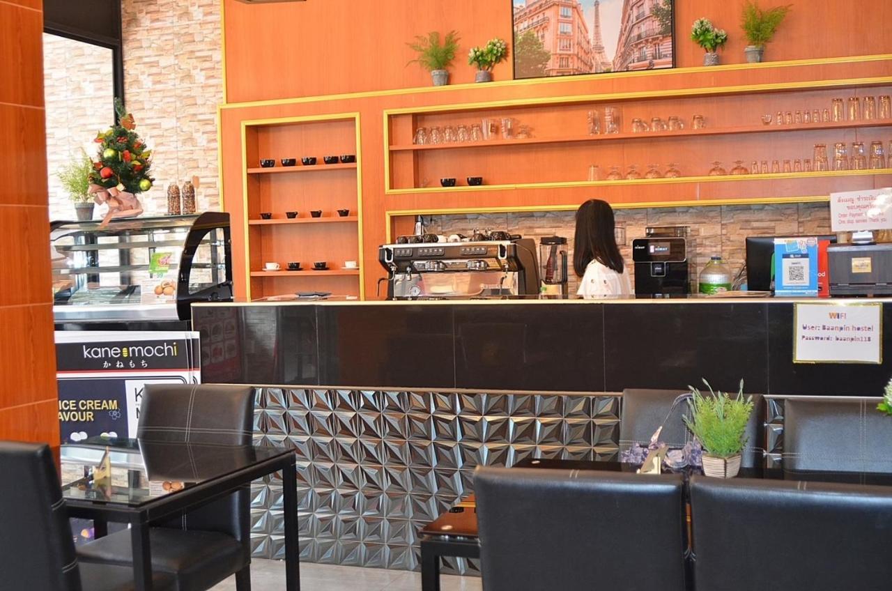 Baanpin Hotel & Cafe Bangkok Buitenkant foto